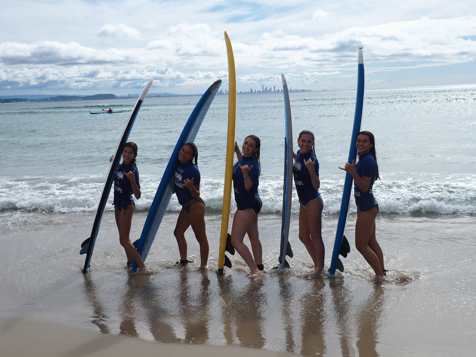 Surfing in Paradise – Australia Plus Hawaii