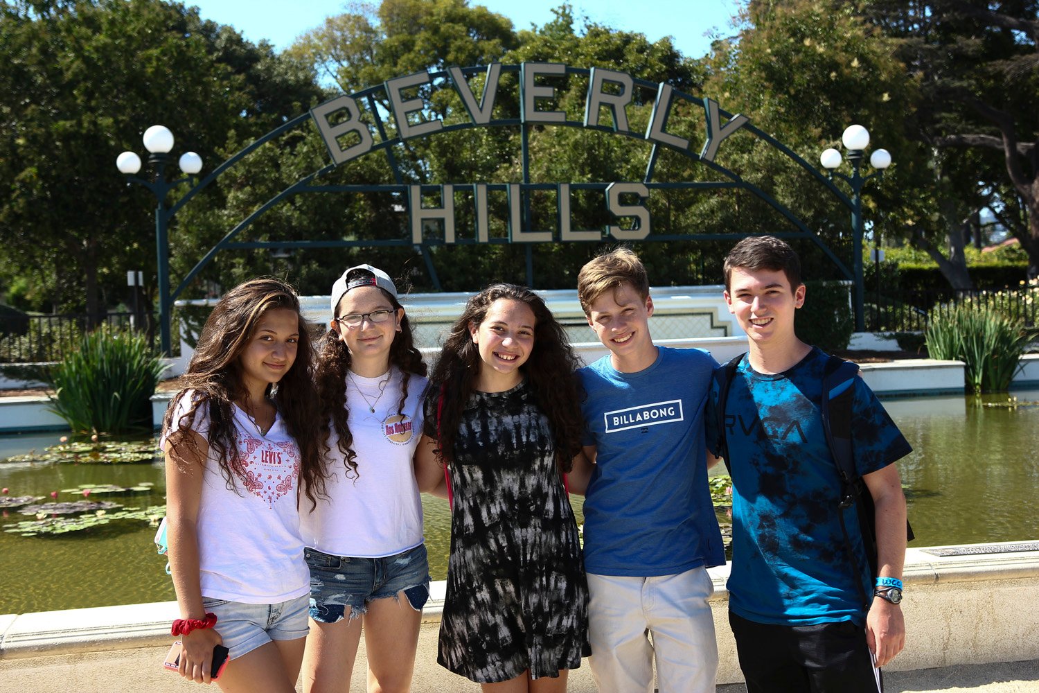 Teen tour exploring the sites of Beverly Hills, California