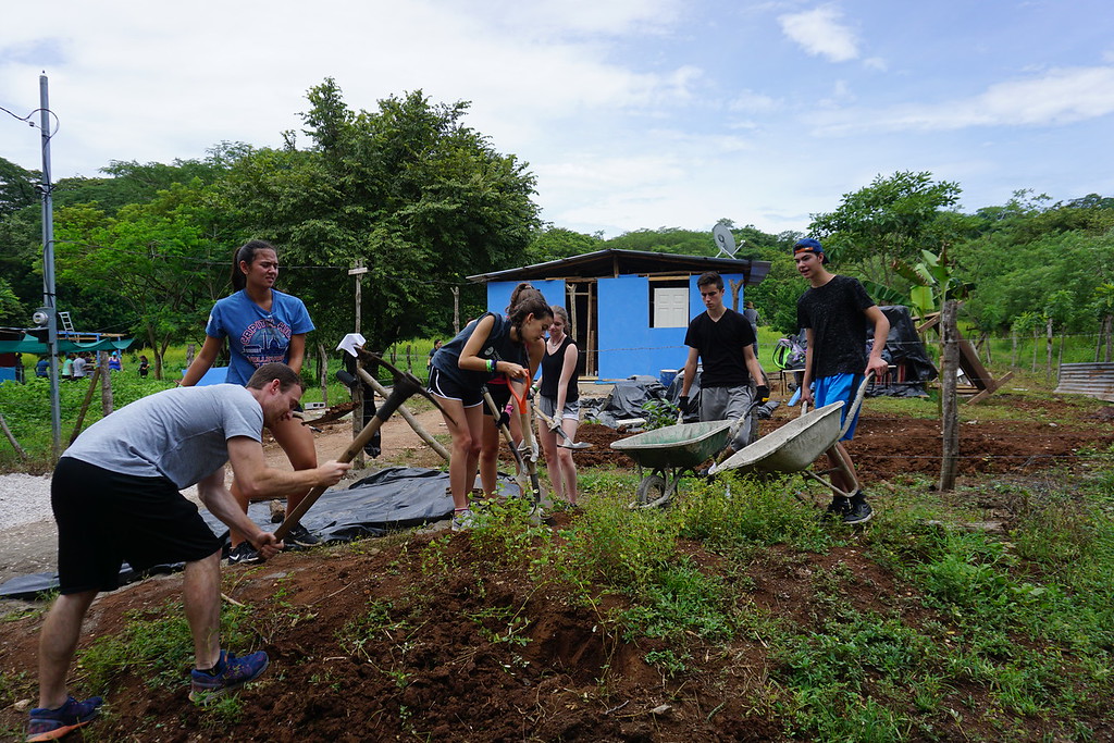 New Friends and Ocean Adventures - Community Service Costa Rica 1