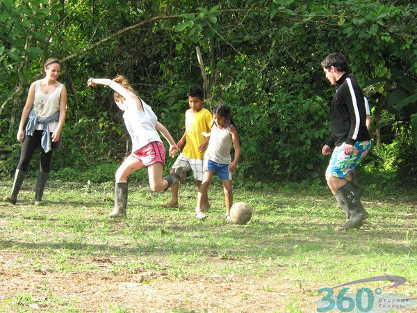 Community Service Ecuador & Galapagos Rafting