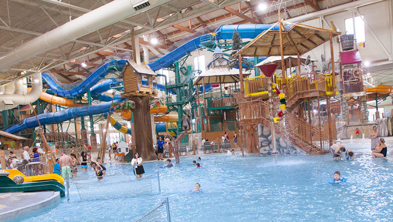Niagara Falls, Ontario - Great Wolf Lodge - Encounter (15 & 21 days) & U.S. Explorer