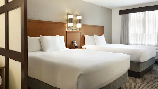 Portland, Oregon - Embassy Suites or Hyatt Place - Odyssey 25